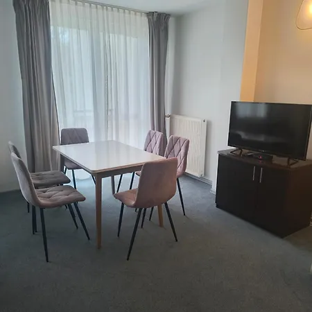 Azyl W Tarsis Eko Park Apartamento *