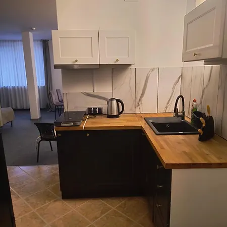 Azyl W Tarsis Eko Park Apartamento *