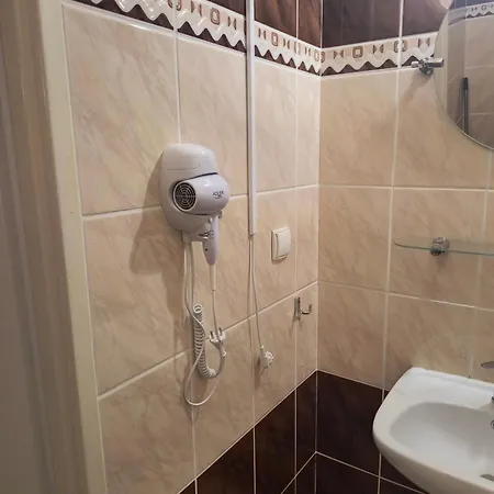 Azyl W Tarsis Eko Park Apartamento *